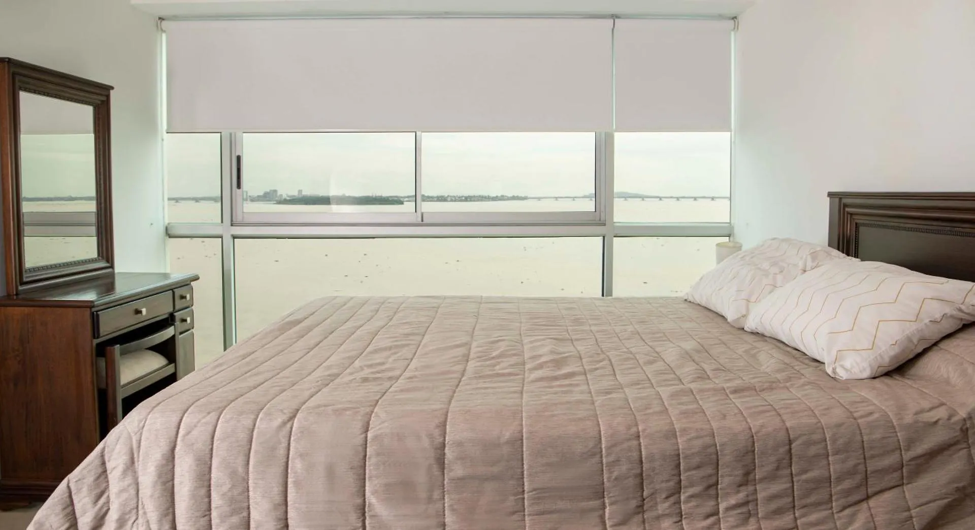 Departamento Riverfront 2, Puerto Santa Ana, Guayaquil